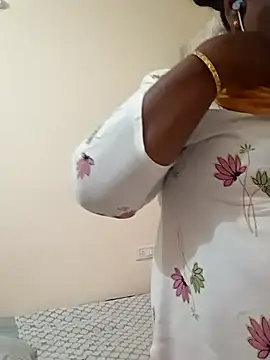 Snapshot of Pushpavathi_78 chatting on March 3, 2025, 12:05 pm Pushpavathi 78 online show from March 3, 2025, 12:05 pm