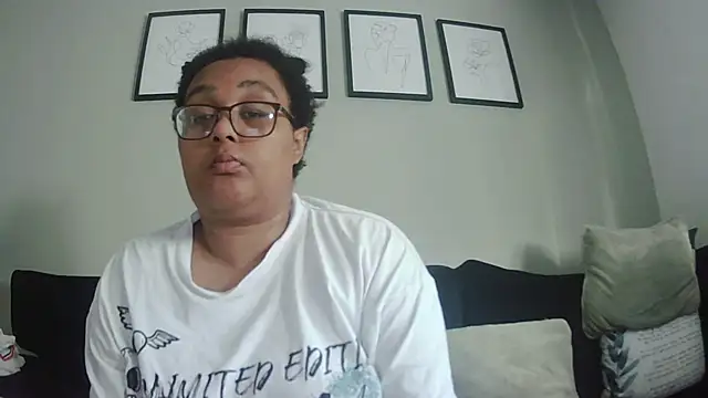 Snapshot of vanilla_chocolate23 chatting on September 15, 2025, 8:03 am vanilla chocolate23 online show from September 15, 2025, 8:03 am