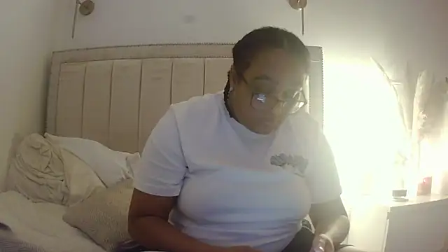 Snapshot of vanilla_chocolate23 chatting on October 4, 2025, 7:12 pm vanilla chocolate23 online show from October 4, 2025, 7:12 pm