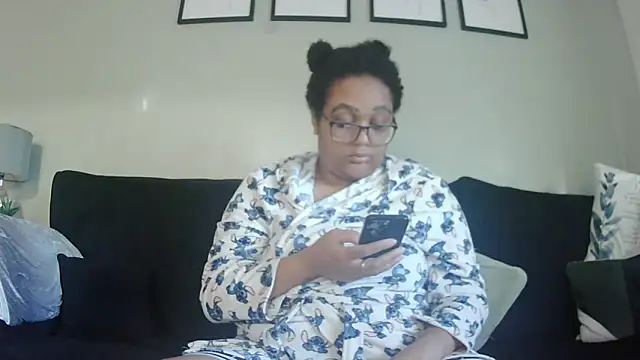 Snapshot of vanilla_chocolate23 chatting on October 24, 2025, 8:11 am vanilla chocolate23 online show from October 24, 2025, 8:11 am