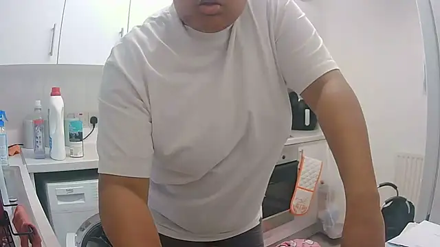 Snapshot of vanilla_chocolate23 chatting on November 2, 2025, 10:39 am vanilla chocolate23 online show from November 2, 2025, 10:39 am