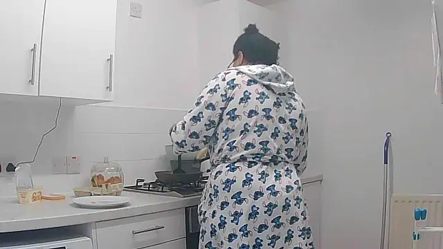 Snapshot of vanilla_chocolate23 chatting on November 12, 2025, 9:32 am vanilla chocolate23 online show from November 12, 2025, 9:32 am