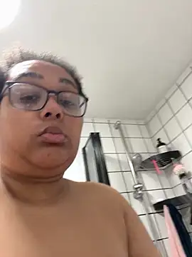 Snapshot of vanilla_chocolate23 chatting on November 14, 2025, 10:03 am vanilla chocolate23 online show from November 14, 2025, 10:03 am