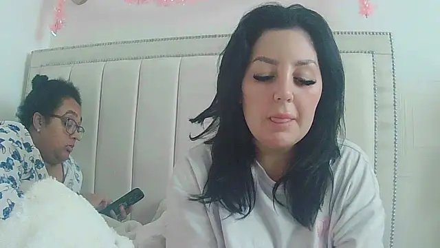 Snapshot of vanilla_chocolate23 chatting on November 18, 2025, 9:47 am vanilla chocolate23 online show from November 18, 2025, 9:47 am