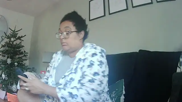 Snapshot of vanilla_chocolate23 chatting on December 2, 2025, 10:42 am vanilla chocolate23 online show from December 2, 2025, 10:42 am