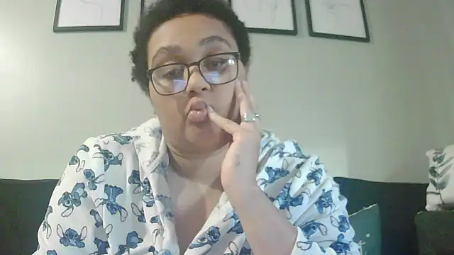 Snapshot of vanilla_chocolate23 chatting on December 3, 2025, 8:45 am vanilla chocolate23 online show from December 3, 2025, 8:45 am