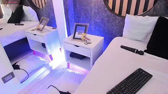 miss10 antonella online show from March 18, 2025, 2:04 am