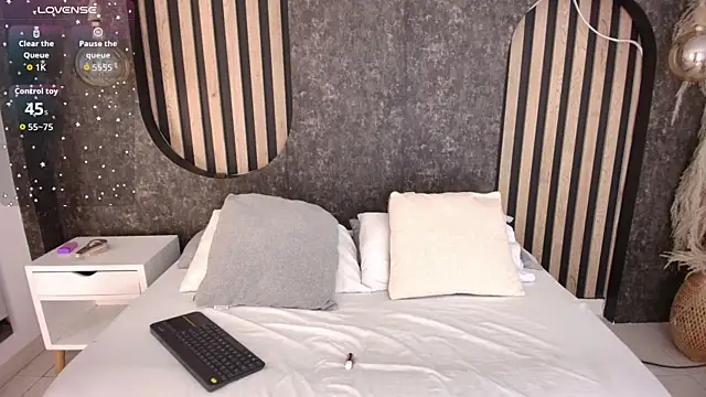 miss10 antonella online show from October 26, 2025, 12:22 pm