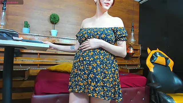 Snapshot of sweet_thalia_ chatting on January 17, 2025, 7:27 pm sweet thalia online show from January 17, 2025, 7:27 pm