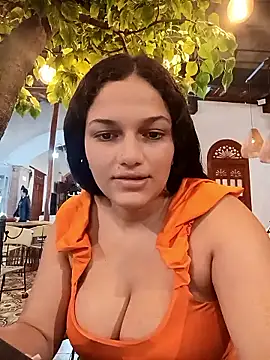 girl milk1 online show from November 18, 2025, 11:26 pm