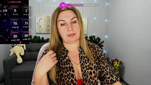 Snapshot of Lili_Crossi chatting on December 17, 2024, 6:45 am Lili Crossi online show from December 17, 2024, 6:45 am