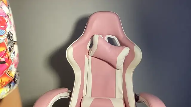 Susandolls online show from March 3, 2025, 4:03 pm