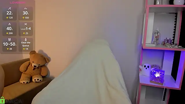 Linablueeyed online show from October 28, 2025, 9:24 am