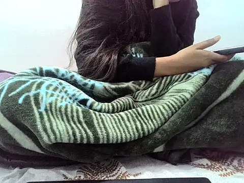 DOLL CUTY online show from December 5, 2025, 7:21 pm