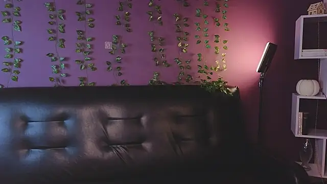 Snapshot of cherry_lea chatting on December 12, 2024, 7:59 pm cherry lea online show from December 12, 2024, 7:59 pm