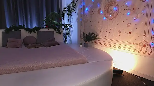 Snapshot of cherry_lea chatting on December 19, 2024, 4:46 pm cherry lea online show from December 19, 2024, 4:46 pm