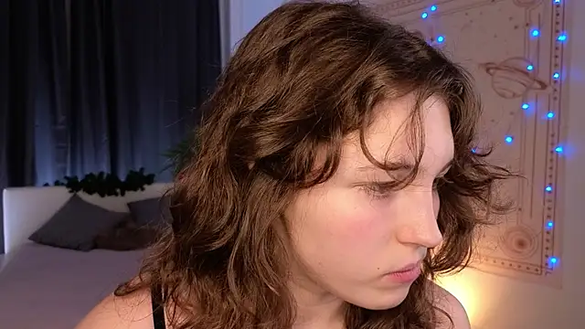 Snapshot of cherry_lea chatting on December 22, 2024, 4:38 pm cherry lea online show from December 22, 2024, 4:38 pm