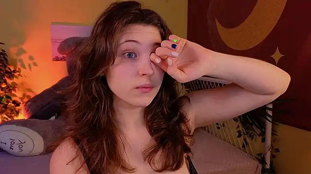 Snapshot of cherry_lea chatting on February 14, 2025, 4:41 pm cherry lea online show from February 14, 2025, 4:41 pm