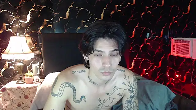 Apolo Hidalgo01 online show from October 28, 2025, 11:29 pm