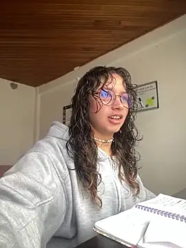 Snapshot of Andi9_ chatting on October 9, 2025, 3:43 pm Andi9  online show from October 9, 2025, 3:43 pm
