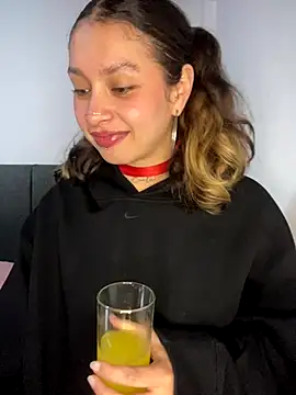 Snapshot of Andi9_ chatting on October 17, 2025, 1:09 am Andi9  online show from October 17, 2025, 1:09 am