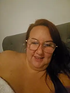 Snapshot of Bekahblows chatting on October 6, 2025, 9:45 pm Bekahblows online show from October 6, 2025, 9:45 pm