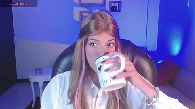 Nora Vennucci online show from January 6, 2025, 7:56 pm