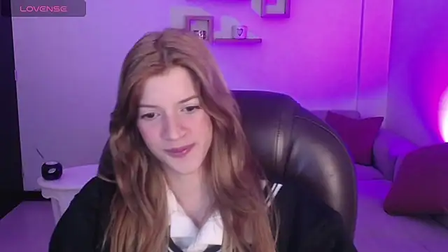 Nora Vennucci online show from January 28, 2025, 7:42 pm