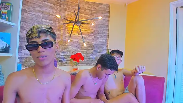 StrawwBoys online show from January 20, 2025, 2:14 pm