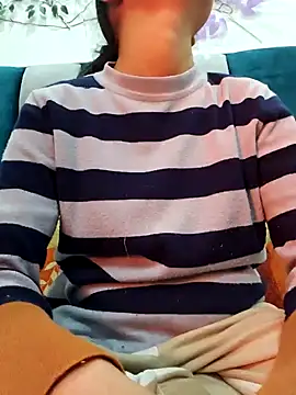 Snapshot of Aleena_Rai chatting on January 4, 2025, 6:19 pm Aleena Rai online show from January 4, 2025, 6:19 pm