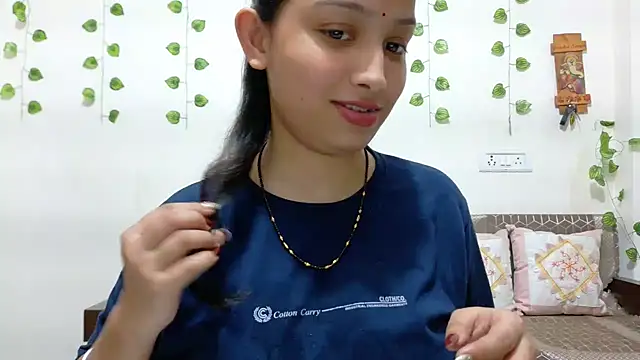 Snapshot of Aleena_Rai chatting on October 30, 2025, 6:52 pm Aleena Rai online show from October 30, 2025, 6:52 pm