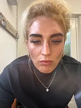 Barbie 26 online show from December 4, 2025, 1:09 pm