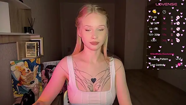 lisa barbie online show from October 11, 2025, 6:28 pm