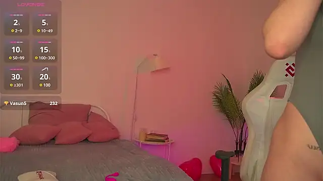 Snapshot of tender_babyy chatting on February 21, 2025, 11:11 am tender babyy online show from February 21, 2025, 11:11 am