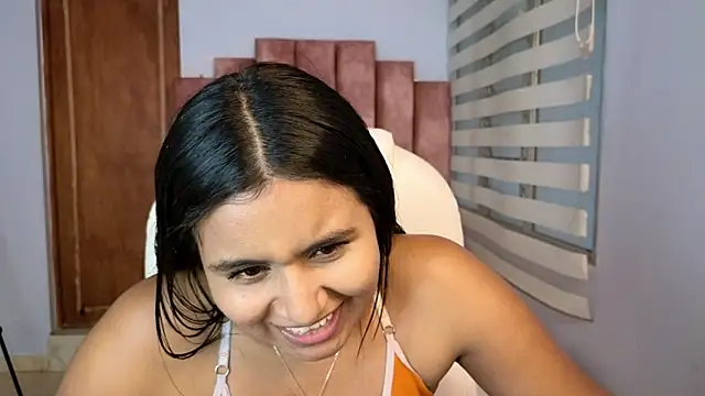 Snapshot of lou_rosse_ chatting on December 5, 2024, 9:50 pm lou rosse  online show from December 5, 2024, 9:50 pm