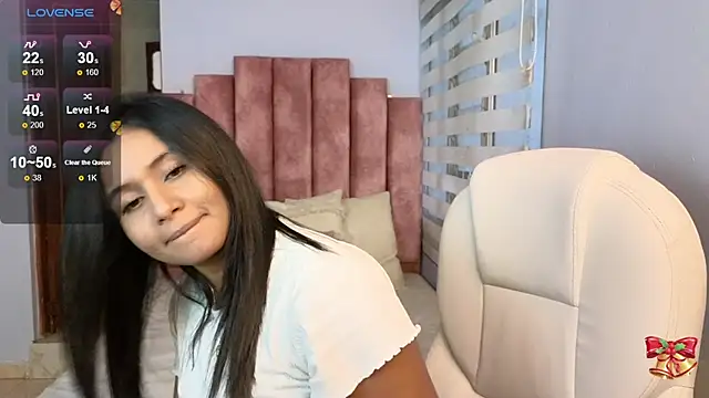 Snapshot of lou_rosse_ chatting on December 17, 2024, 9:16 pm lou rosse  online show from December 17, 2024, 9:16 pm