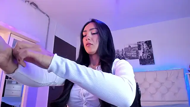 Amy Kiitty  online show from September 20, 2025, 8:32 pm