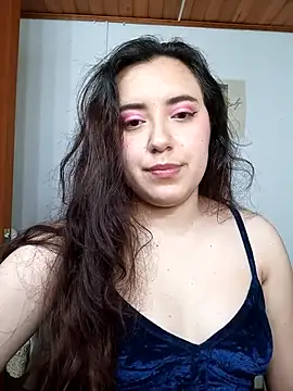 Snapshot of Emi_chik chatting on November 5, 2025, 12:05 pm Emi chik online show from November 5, 2025, 12:05 pm