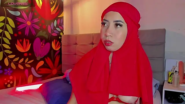 Snapshot of Sweet_hot_mia chatting on March 16, 2025, 7:38 pm Sweet hot mia online show from March 16, 2025, 7:38 pm