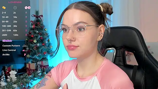 Snapshot of Marta_May_ chatting on January 14, 2025, 5:23 pm Marta May  online show from January 14, 2025, 5:23 pm