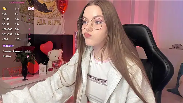 Snapshot of Marta_May_ chatting on February 15, 2025, 7:06 pm Marta May  online show from February 15, 2025, 7:06 pm