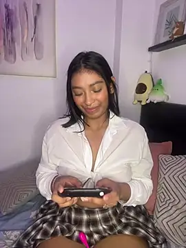 Isabella fasilier online show from February 3, 2025, 12:04 am