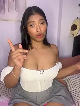 Isabella fasilier online show from February 5, 2025, 12:10 am