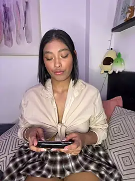 Isabella fasilier online show from February 14, 2025, 12:41 am