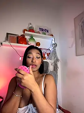 Isabella fasilier online show from October 20, 2025, 12:22 am