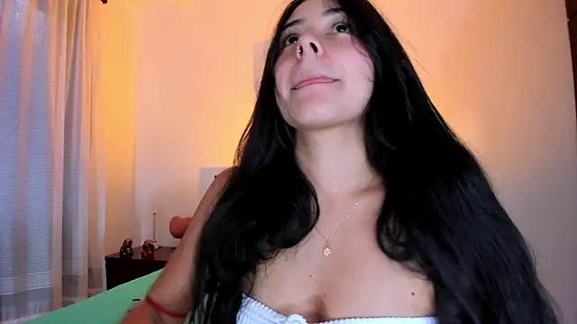 Snapshot of GabyButtler1 chatting on March 9, 2025, 9:36 pm GabyButtler1 online show from March 9, 2025, 9:36 pm