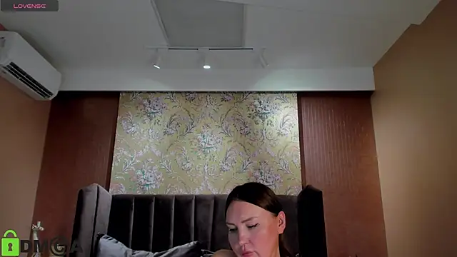 Snapshot of EmmaSparky chatting on January 31, 2025, 4:47 am EmmaSparky online show from January 31, 2025, 4:47 am