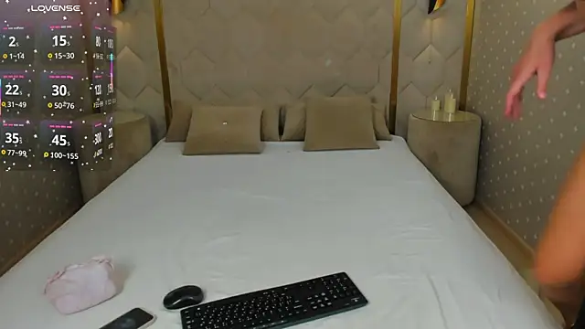 Snapshot of EmmaSparky chatting on November 7, 2025, 11:54 am EmmaSparky online show from November 7, 2025, 11:54 am