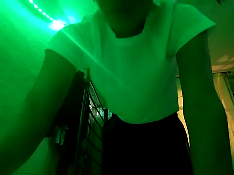 Snapshot of ruygw chatting on February 24, 2025, 1:46 am ruygw online show from February 24, 2025, 1:46 am