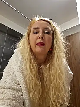 MariaRichi  online show from February 21, 2025, 7:10 pm